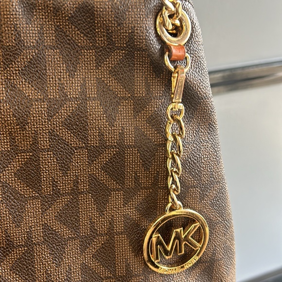 Michael kors satchel - Picture 2 of 6